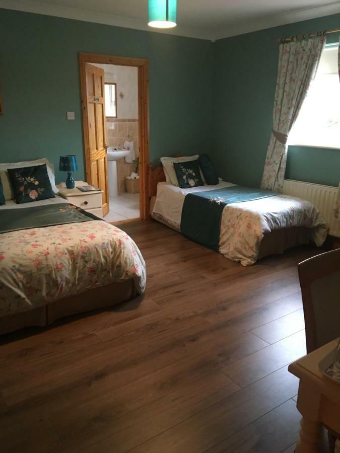 Heeneys Lodge B&B Donegal Town Ngoại thất bức ảnh